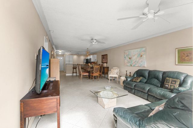 18900 Stewart Circle 7, Boca Raton, FL 33496