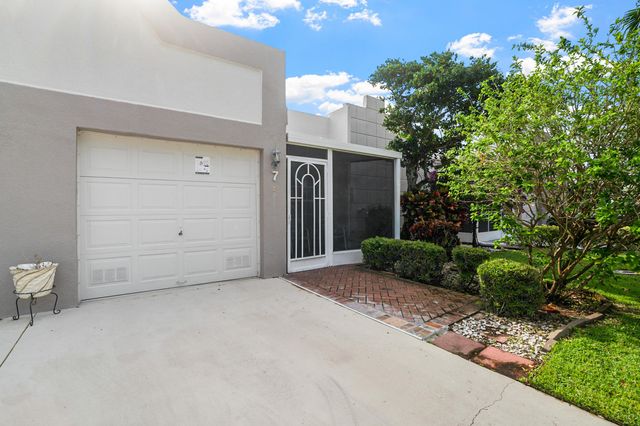18900 Stewart Circle 7, Boca Raton, FL 33496