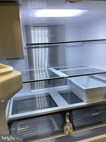 3027 SHANNON DR, Baltimore, MD 21213