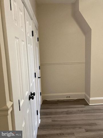 3027 SHANNON DR, Baltimore, MD 21213