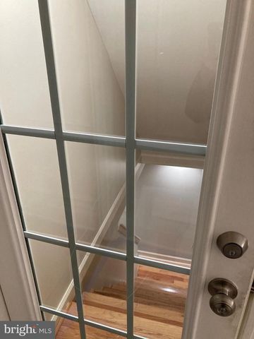 3027 SHANNON DR, Baltimore, MD 21213