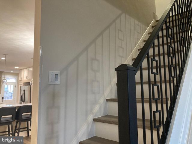 3027 SHANNON DR, Baltimore, MD 21213