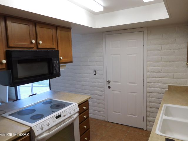 7220 E Edward Drive, Tucson, AZ 85730