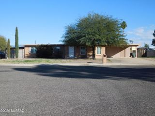 7220 E Edward Drive, Tucson, AZ 85730
