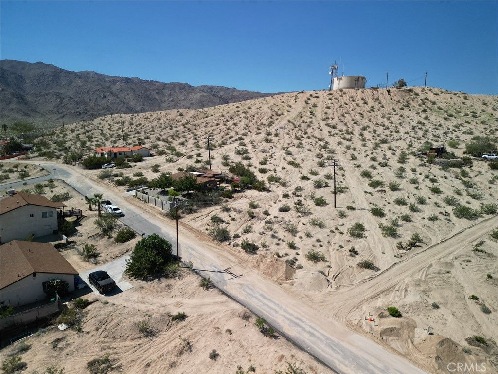 Image 10 of property listing at 777 Hillside Avenue, 29 Palms, CA 92277