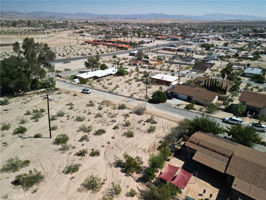 Image 11 of property listing at 777 Hillside Avenue, 29 Palms, CA 92277