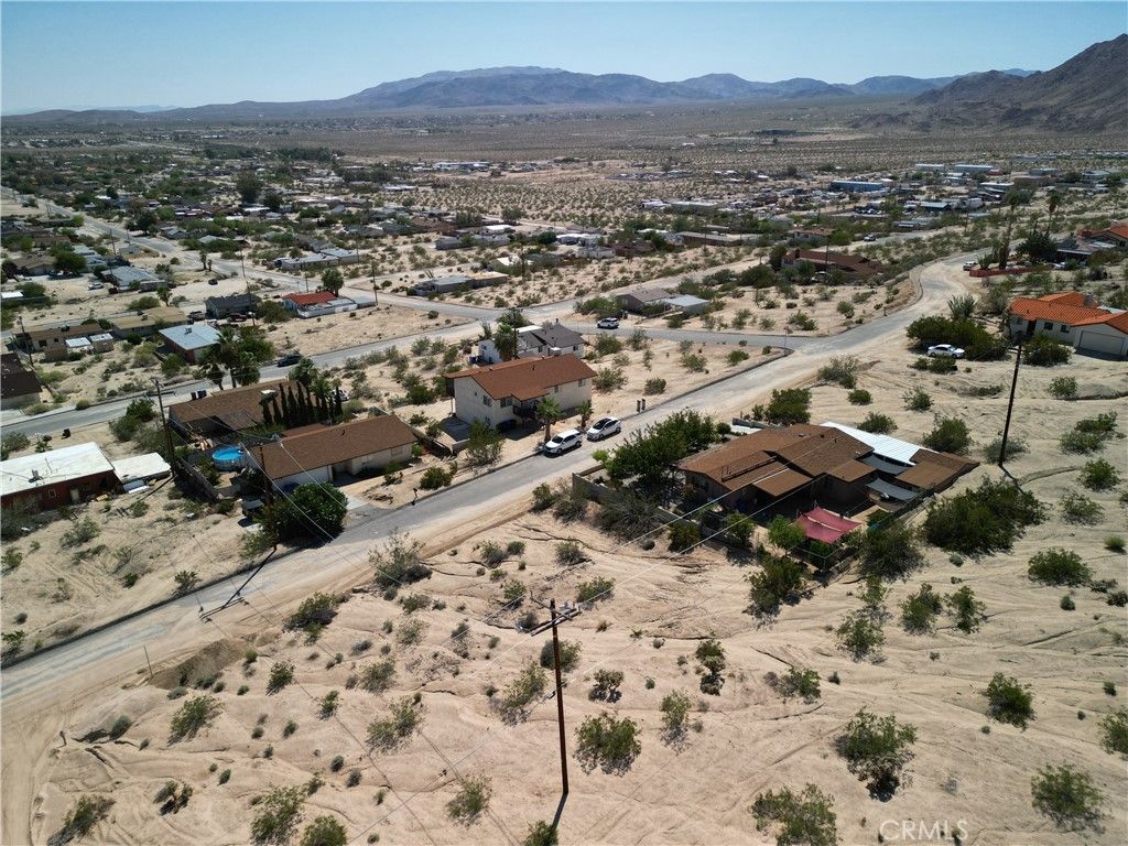 Image 14 of property listing at 777 Hillside Avenue, 29 Palms, CA 92277