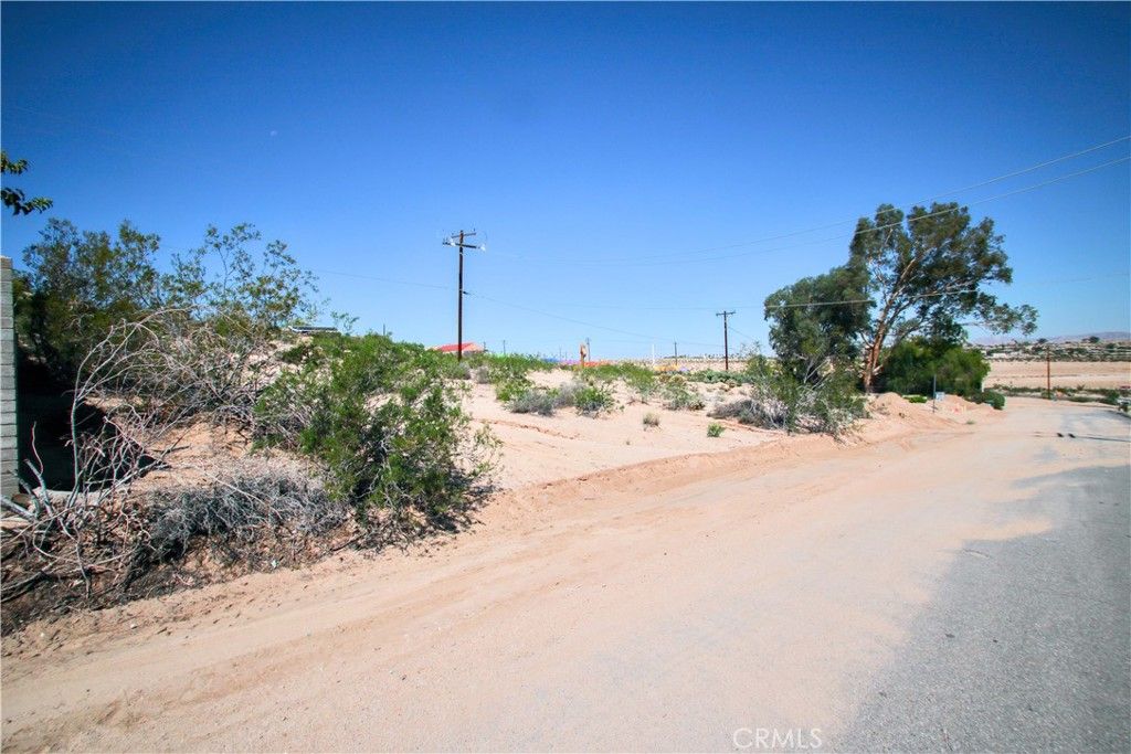 Image 16 of property listing at 777 Hillside Avenue, 29 Palms, CA 92277