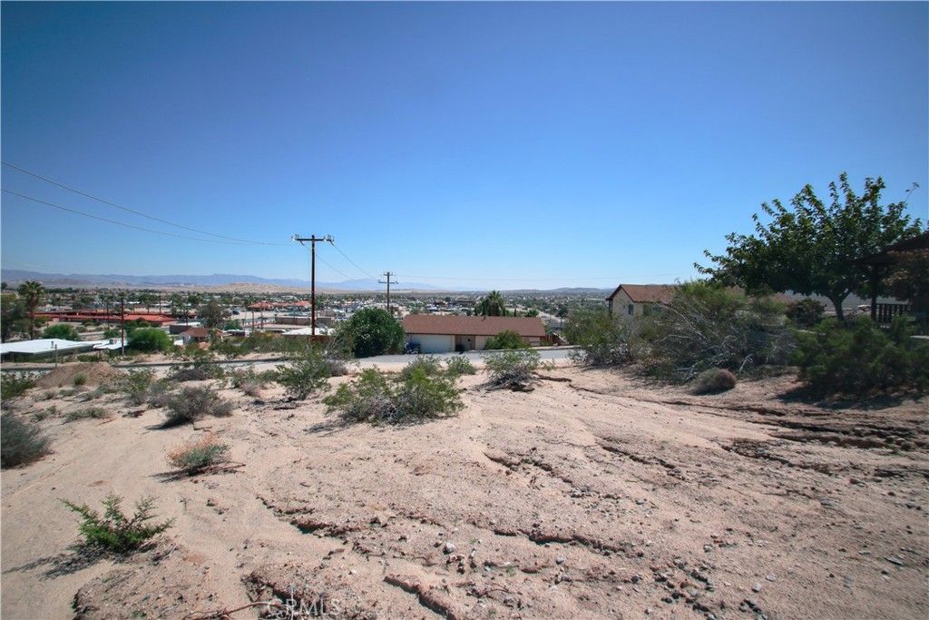 Image 18 of property listing at 777 Hillside Avenue, 29 Palms, CA 92277