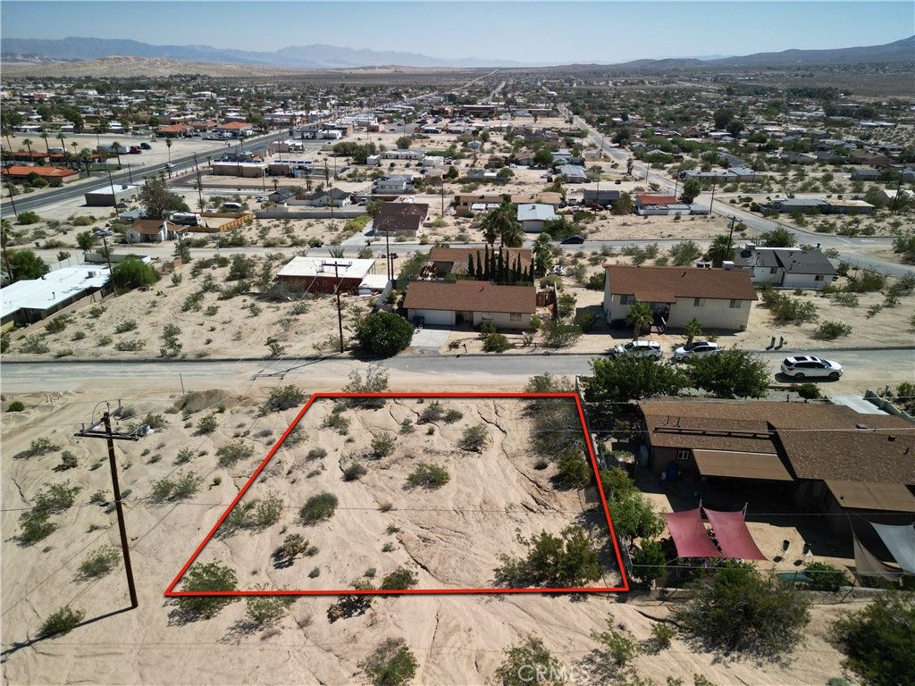 Image 3 of property listing at 777 Hillside Avenue, 29 Palms, CA 92277
