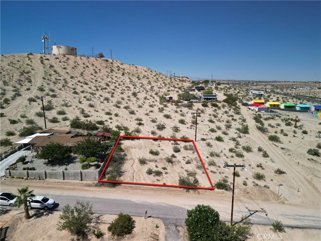 Image 4 of property listing at 777 Hillside Avenue, 29 Palms, CA 92277