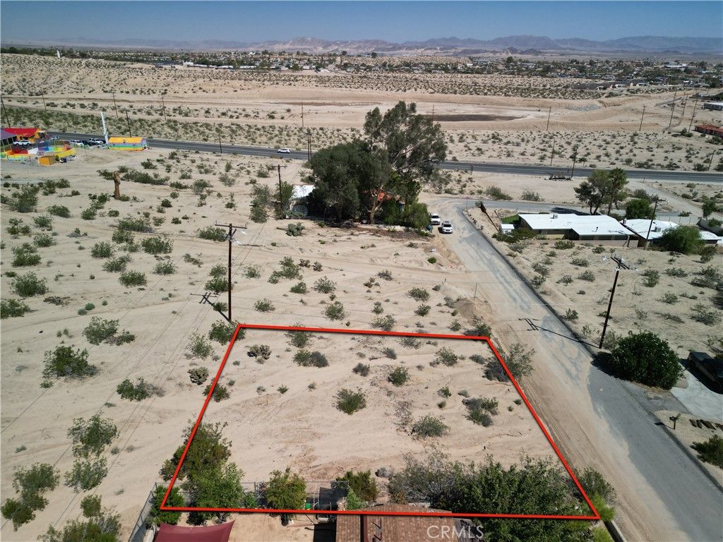 Image 5 of property listing at 777 Hillside Avenue, 29 Palms, CA 92277
