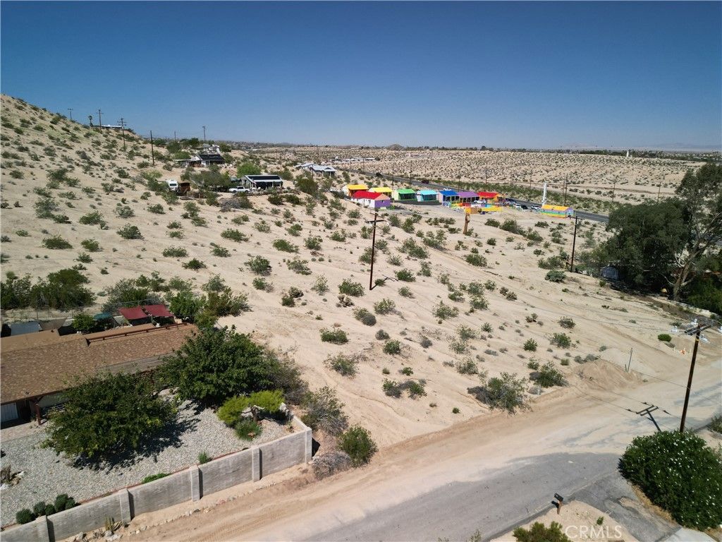 Image 7 of property listing at 777 Hillside Avenue, 29 Palms, CA 92277