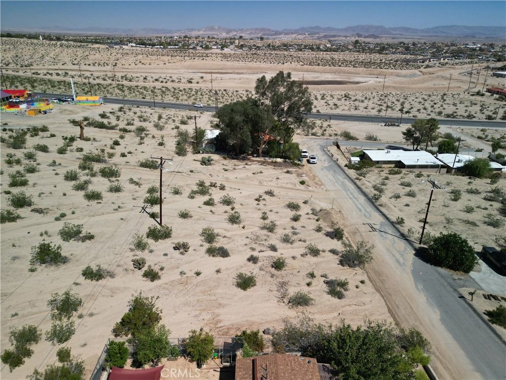 Image 9 of property listing at 777 Hillside Avenue, 29 Palms, CA 92277