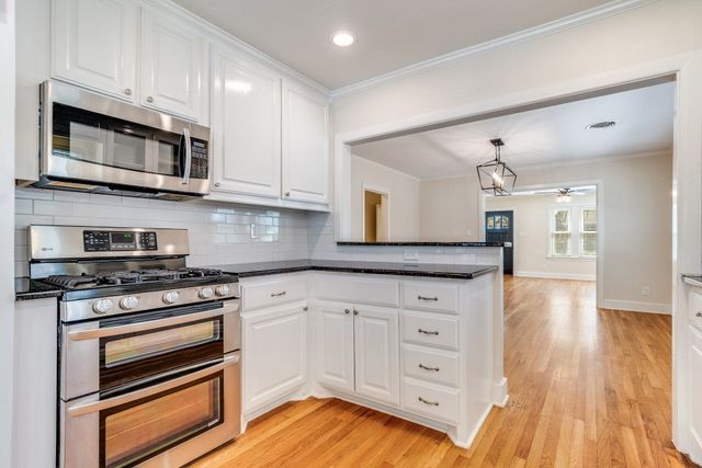 3728 Bunting Avenue, Fort Worth, TX 76107