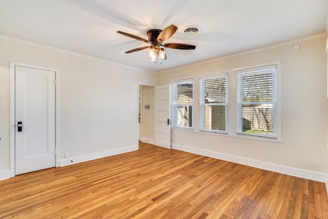 3728 Bunting Avenue, Fort Worth, TX 76107