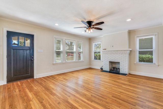 3728 Bunting Avenue, Fort Worth, TX 76107