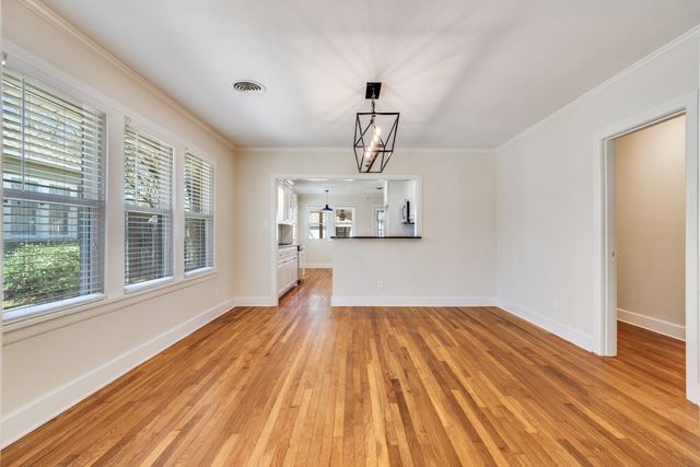 3728 Bunting Avenue, Fort Worth, TX 76107
