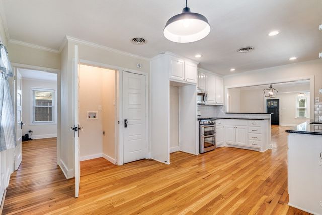 3728 Bunting Avenue, Fort Worth, TX 76107