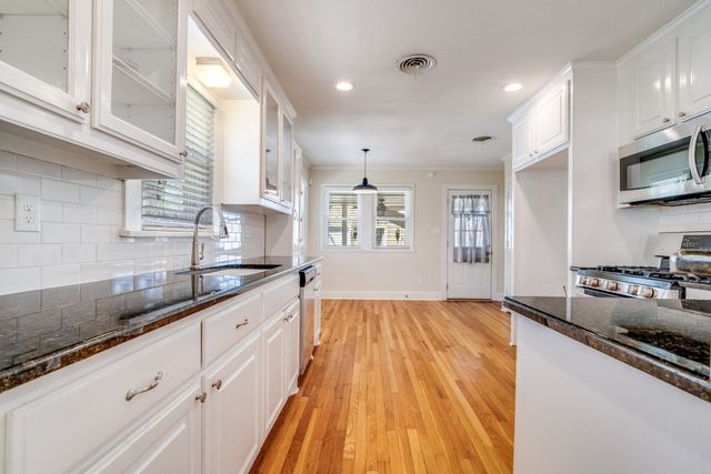 3728 Bunting Avenue, Fort Worth, TX 76107
