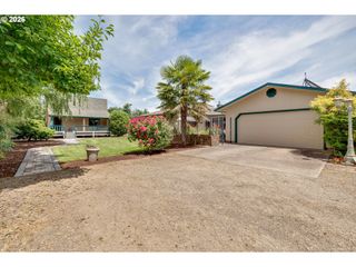 30248 S BARLOW Rd, Hubbard, OR 97032