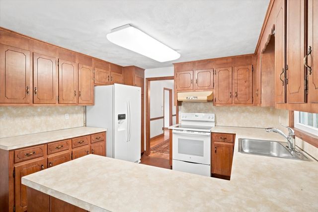 3 Wayside Ln, Acton, MA 01720