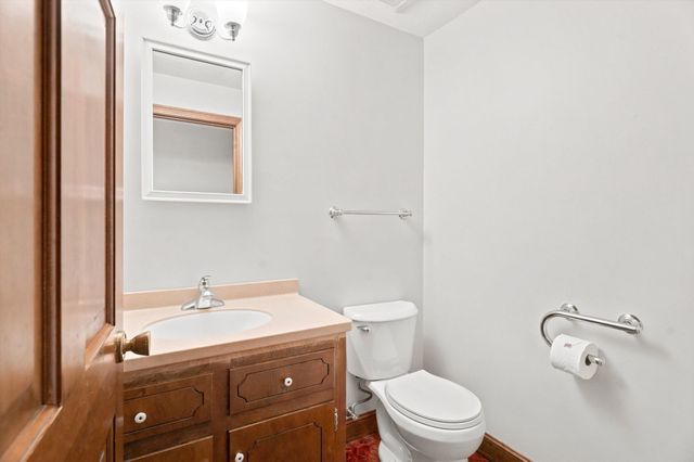 3 Wayside Ln, Acton, MA 01720