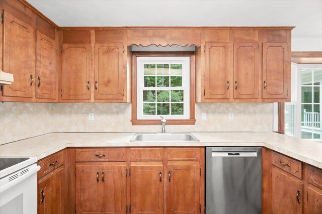 3 Wayside Ln, Acton, MA 01720
