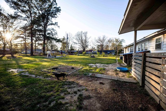 208 S Womble Ave, Camden, AR 71701