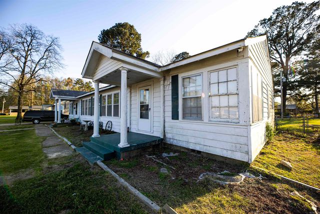 208 S Womble Ave, Camden, AR 71701