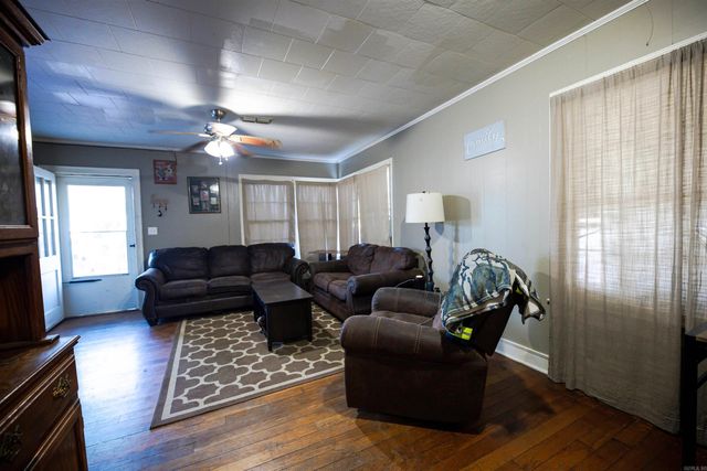 208 S Womble Ave, Camden, AR 71701