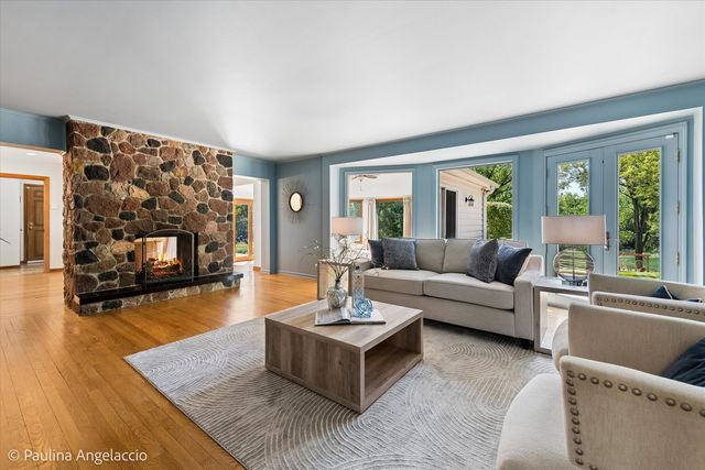 21884 N Andover Road, Kildeer, IL 60047