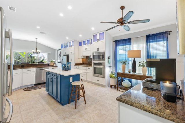 562 BRADFORD LOOP, The Villages, FL 32163