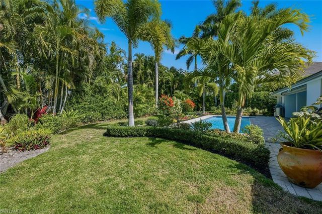 517 Turtle Hatch LN, Naples, FL 34103