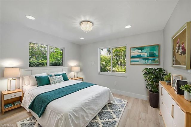 517 Turtle Hatch LN, Naples, FL 34103