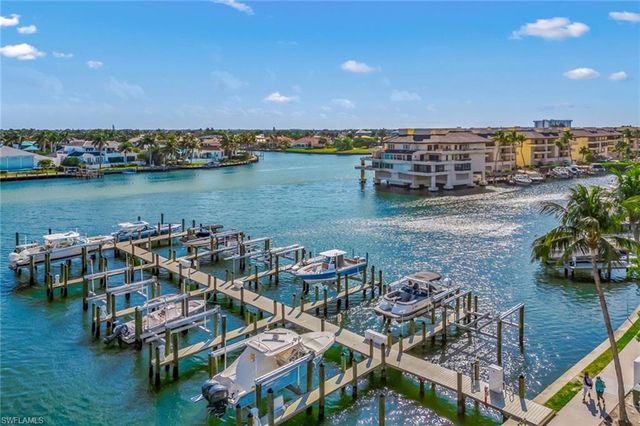 517 Turtle Hatch LN, Naples, FL 34103