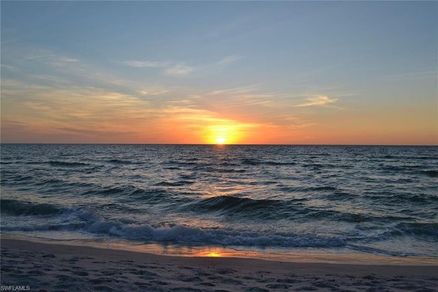 517 Turtle Hatch LN, Naples, FL 34103