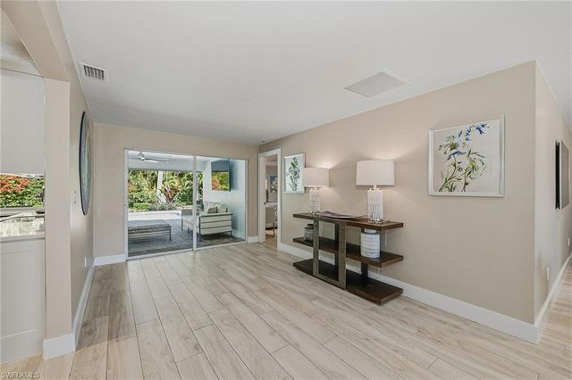 517 Turtle Hatch LN, Naples, FL 34103