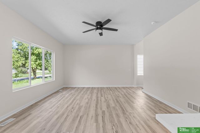 7122 N 79th Court, Omaha, NE 68122