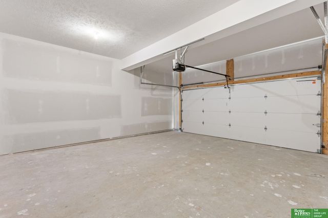 7122 N 79th Court, Omaha, NE 68122