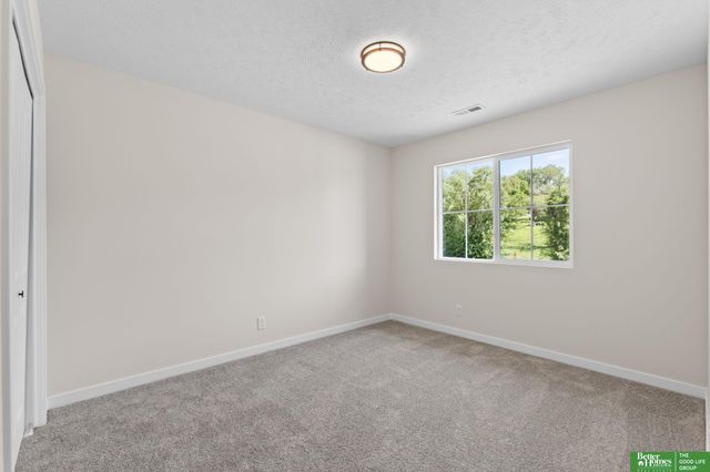 7122 N 79th Court, Omaha, NE 68122