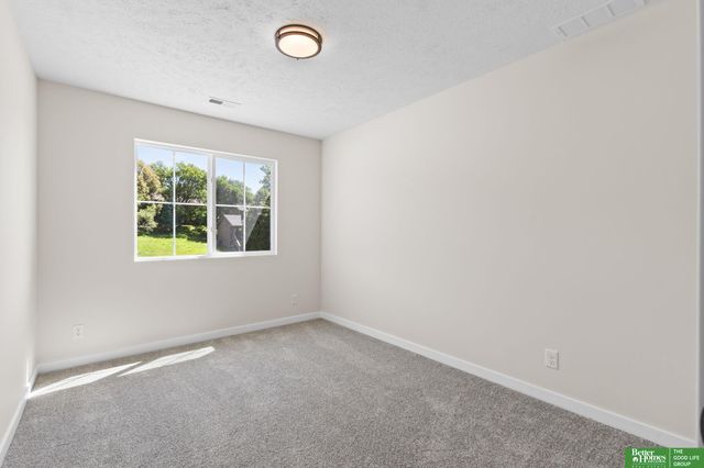 7122 N 79th Court, Omaha, NE 68122