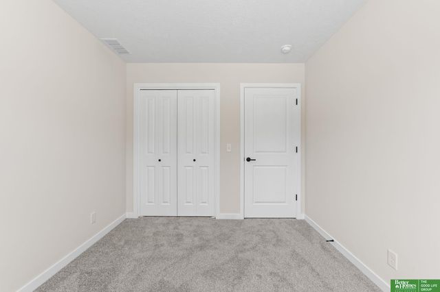 7122 N 79th Court, Omaha, NE 68122