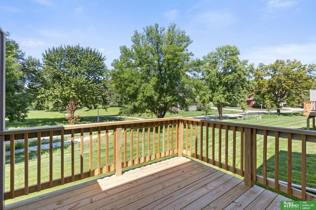 7122 N 79th Court, Omaha, NE 68122