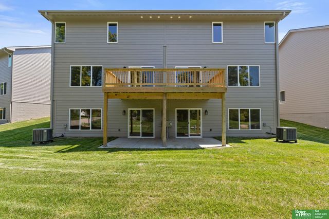 7122 N 79th Court, Omaha, NE 68122