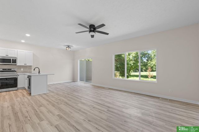 7122 N 79th Court, Omaha, NE 68122