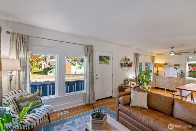 3421 SW Trenton Street, Seattle, WA 98126