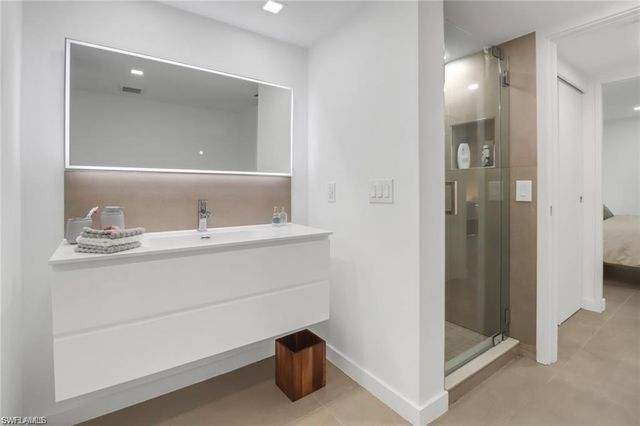 5964 Pelican Bay BLVD 434, Naples, FL 34108