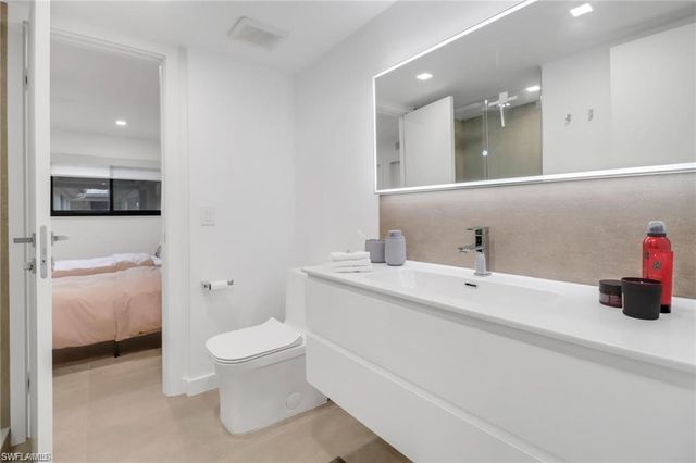 5964 Pelican Bay BLVD 434, Naples, FL 34108