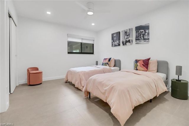 5964 Pelican Bay BLVD 434, Naples, FL 34108